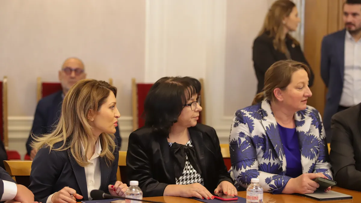 New Bulgarian Cabinet negotiations: GERB is waiting for MRF, WCC-DB and "Vazrazhdane" as early as today