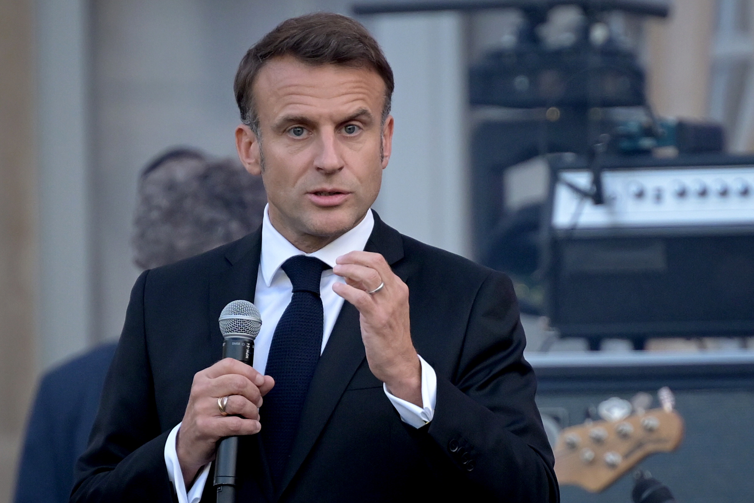 Macron will complete his term regardless of the outcome of the election