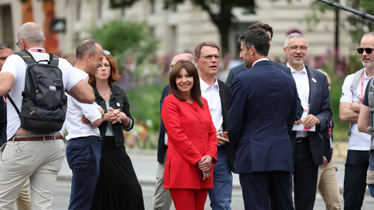 The mayor of Paris will swim in the Seine before the start of the Olympics