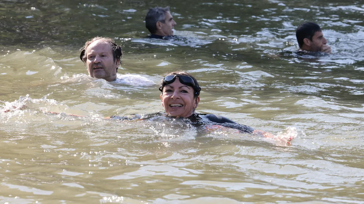 Anne Hidalgo entered the Seine about a week before the start of Paris 2024
