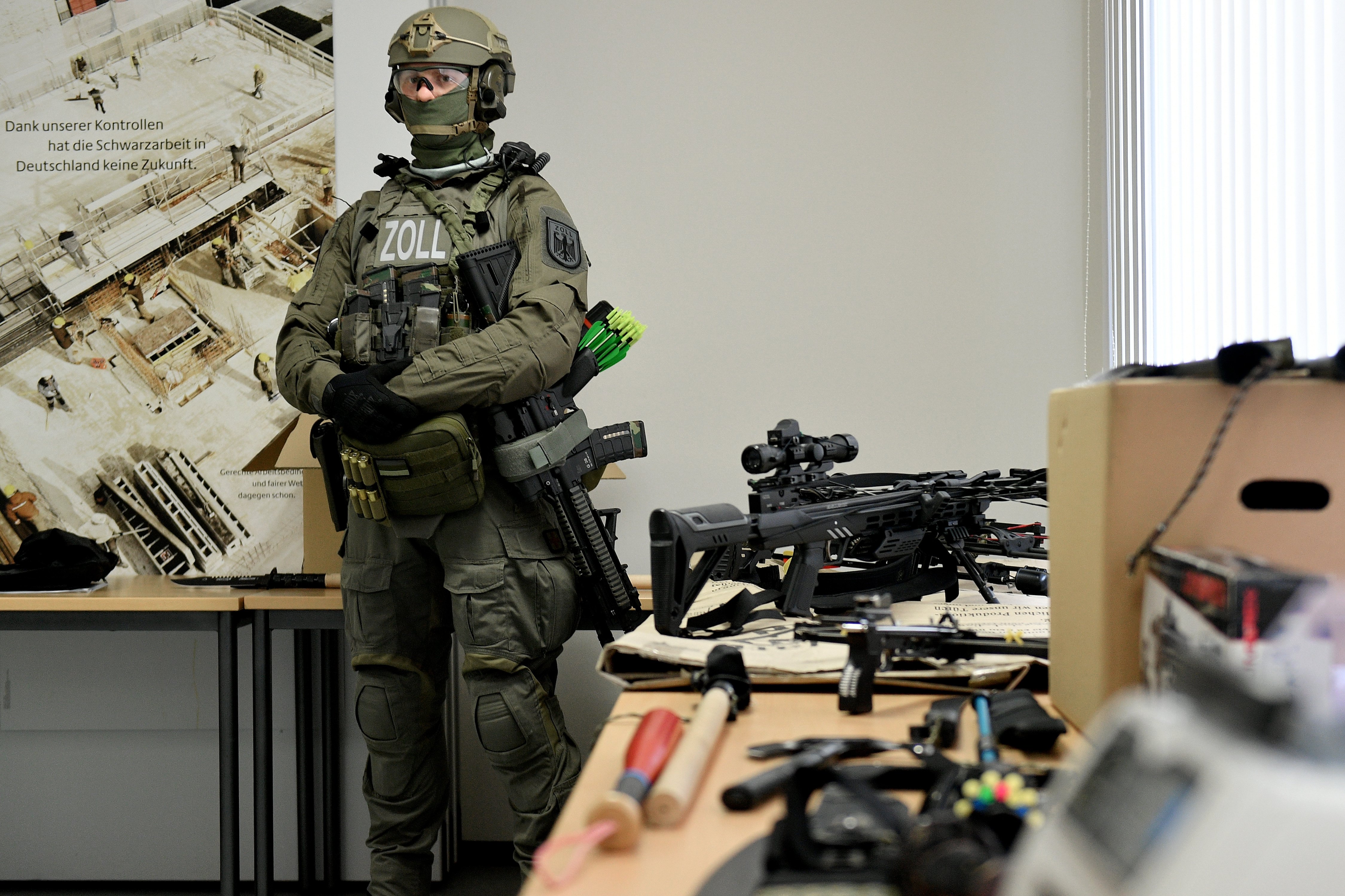 Three arrested for spying in Serbian arms factory
