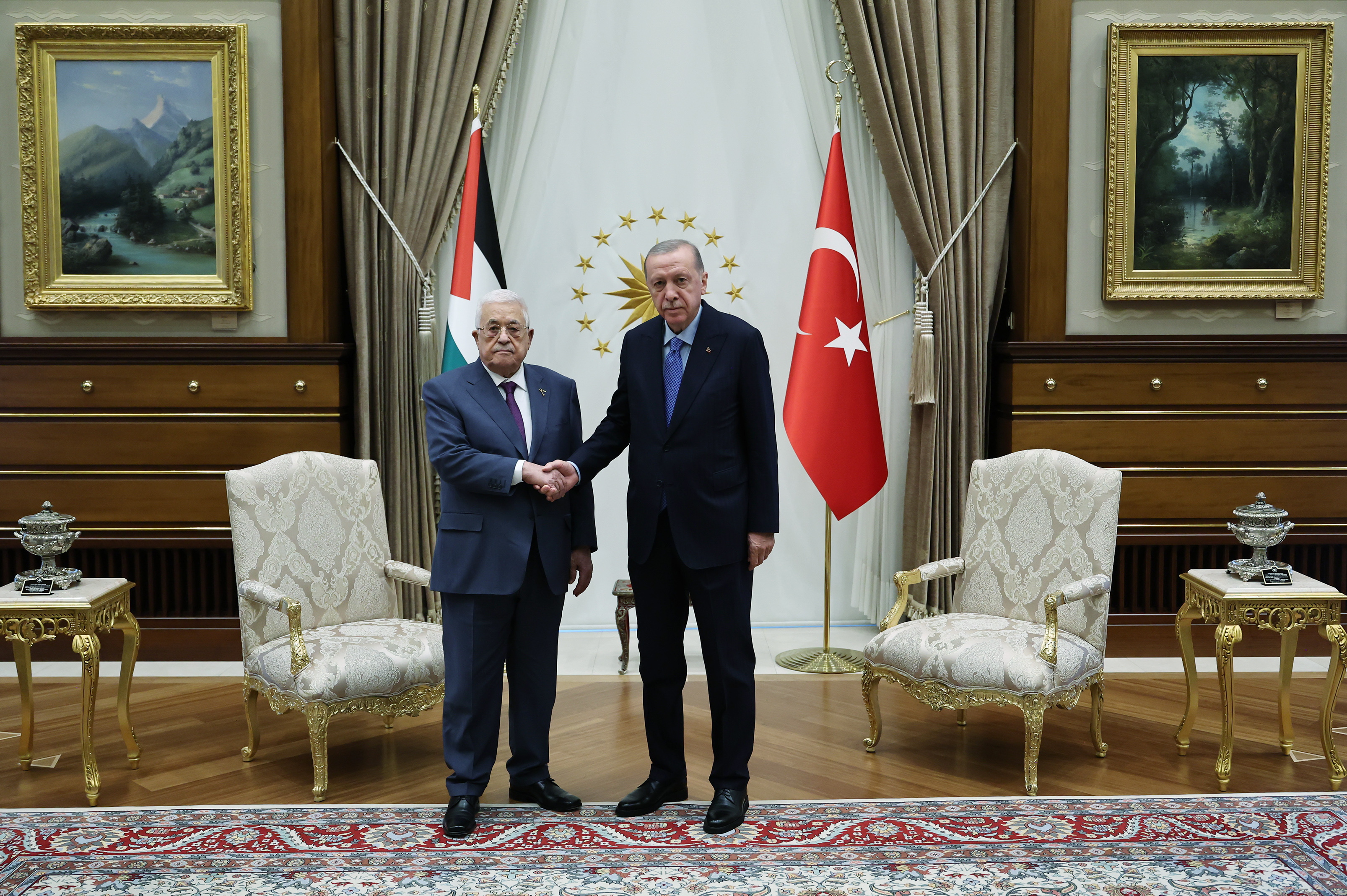 Erdogan promised Mahmoud Abbas full support for the cause of Palestine