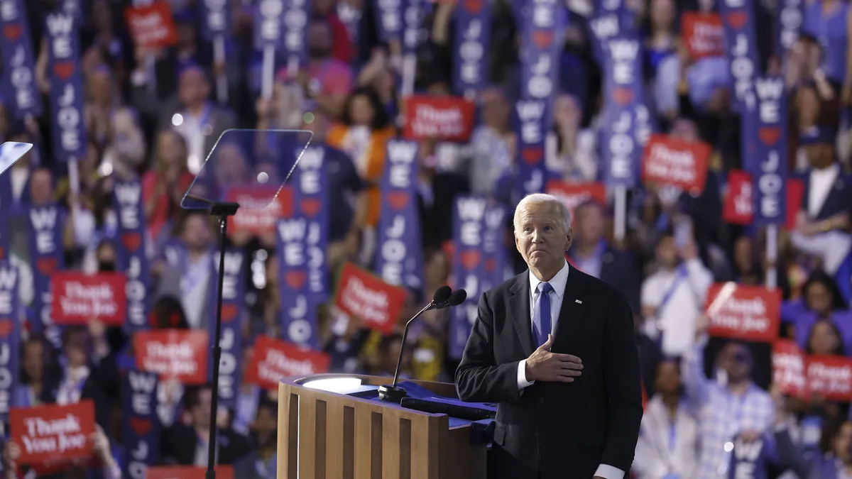 Deafening ovation for Biden at the Democratic convention in Chicago