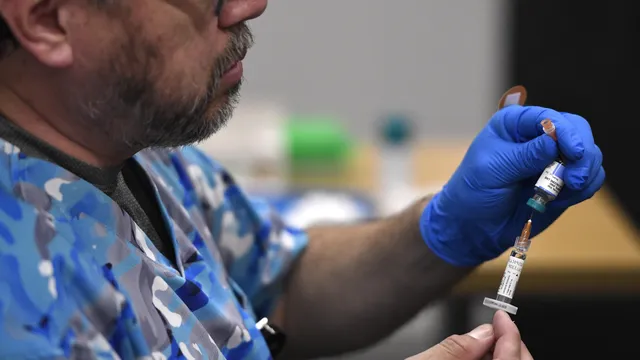 Why is measles spreading so quickly in Canada, Mexico, and the US?