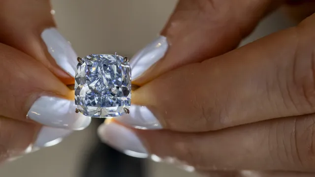 Rare blue diamond sells for $21.5 million at auction in Geneva