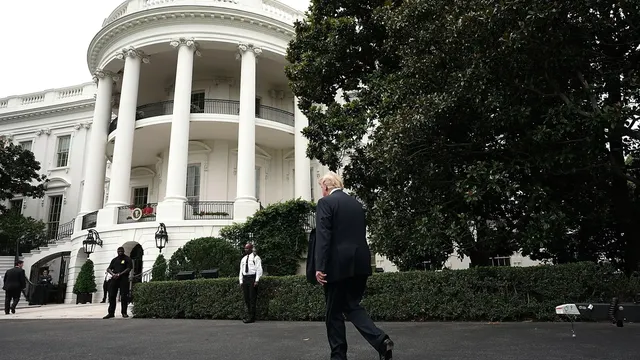 Moody's downgrades US credit rating due to rising government debt