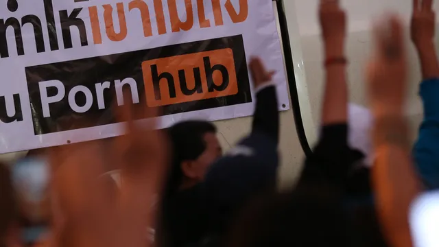 Battle between the French government and adult content websites
