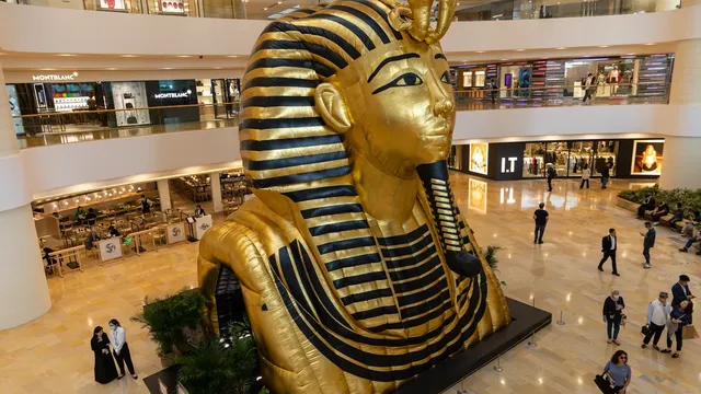 Tutankhamun's golden mask leaves the museum in Cairo after almost 100 years