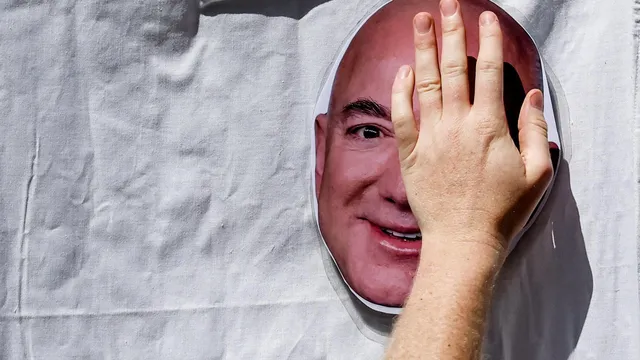 Venetians protest Bezos wedding