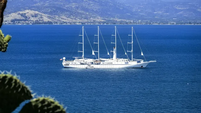 Greece starts collecting tourist tax on cruises