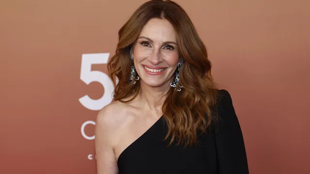 After 23 years of marriage, Julia Roberts is still so in love