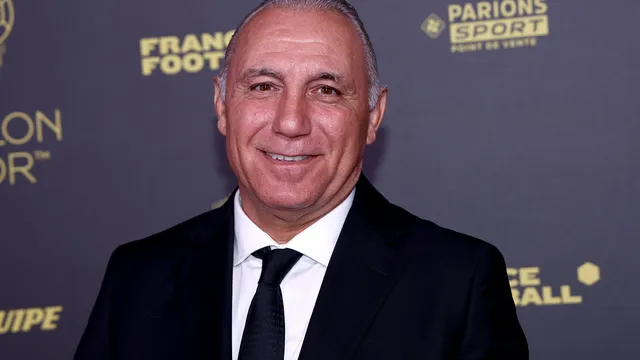 Hristo Stoichkov jokes with Real Madrid in New York