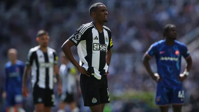 Liverpool push talks for Alexander Isak, Newcastle ready for replacement