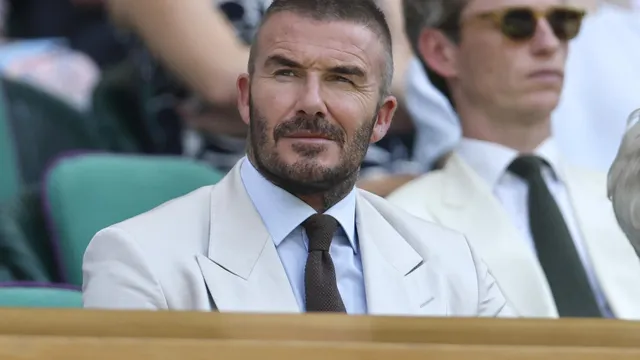 David Beckham cheers up his fans with a clip in which he cuts his hair in a curious way