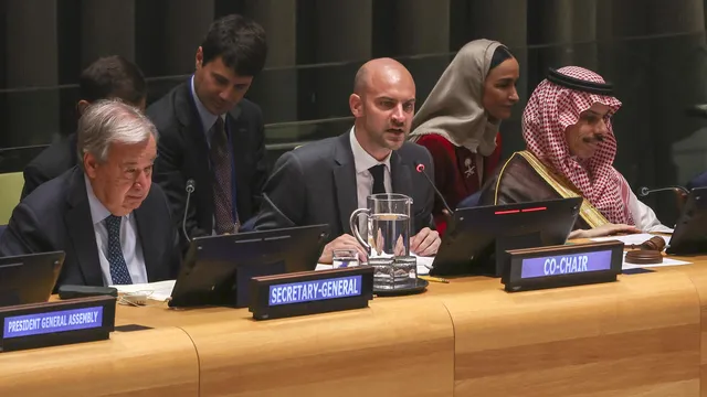 France and 14 other countries urge recognition of independent Palestine