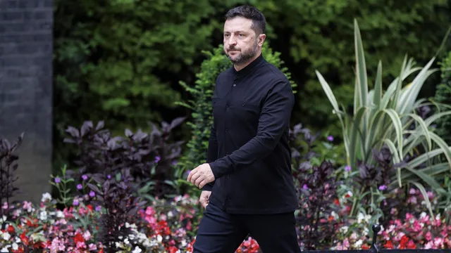 Zelensky to Meet Trump in Washington on Monday, Welcomes Proposal for Trilateral Talks with Russia