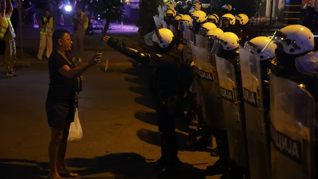 Sixth consecutive night of protests against the regime in Serbia, demanding "arrest Vucic"
