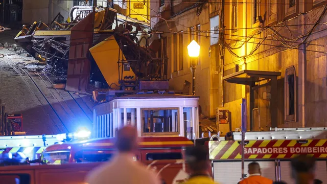 Portugal declares day of national mourning after Gloria funicular accident
