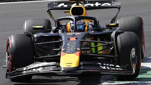 Verstappen steals pole position from Norris at Monza