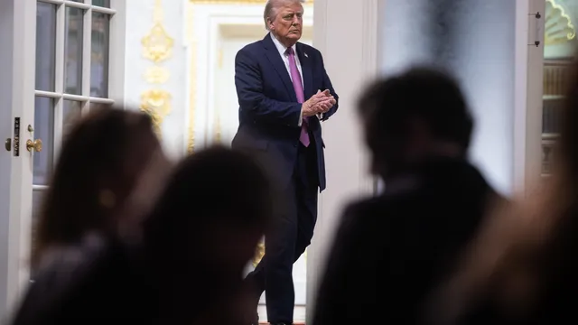 Donald Trump Again Threatens Chicago with Military Intervention, Governor Calls Him an “Empowered Dictator”