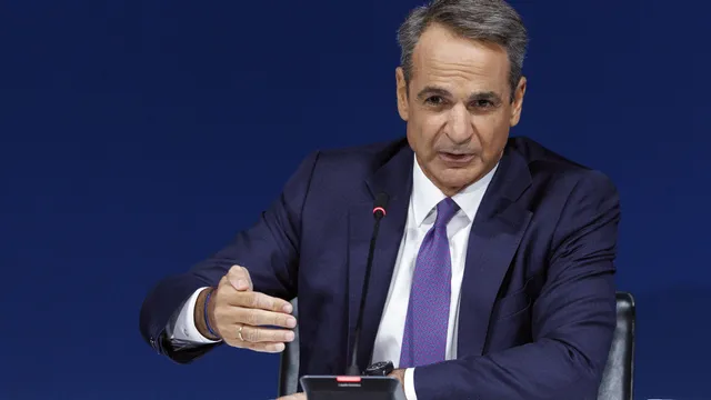 Mitsotakis promises tax relief and higher pensions