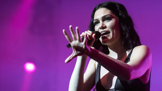 Jessie J plays her first show since breast cancer surgery