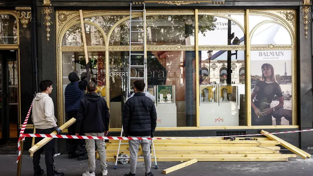 France to "block everything" on September 10