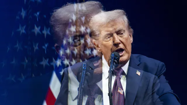 Trump was booed at a restaurant in Washington and called "the Hitler of our time"