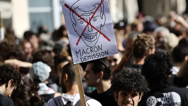 Debt, political instability: France's great collapse in the European Union